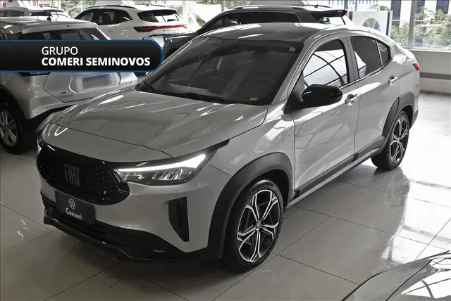 Carro Fiat Fastback 2025 Turbo 200