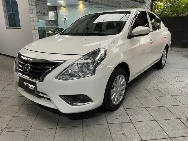 Carro Nissan Versa 2016 1.0 12V (Flex)