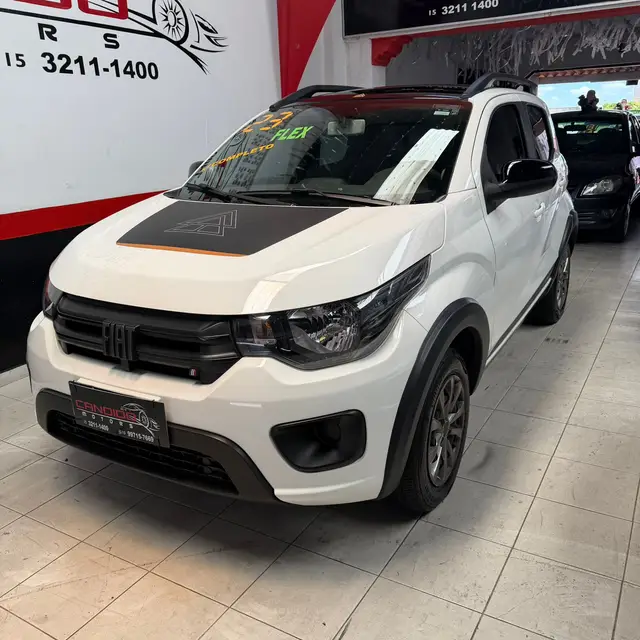 Carro Fiat Mobi 2023 Trekking 1.0 (Flex)