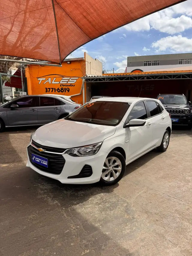 Carro Chevrolet Onix 2023 LT 1.0