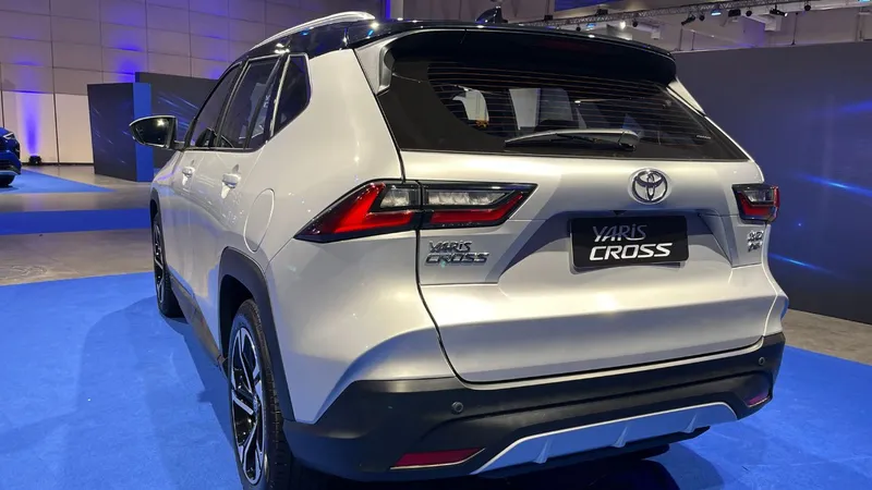 Toyota Yaris Cross estreia com versões híbridas para fazer quase 18 km/l; veja preços