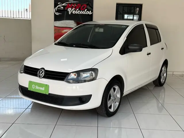 Carro Volkswagen Fox 2010 1.0 8V (Flex) 4p