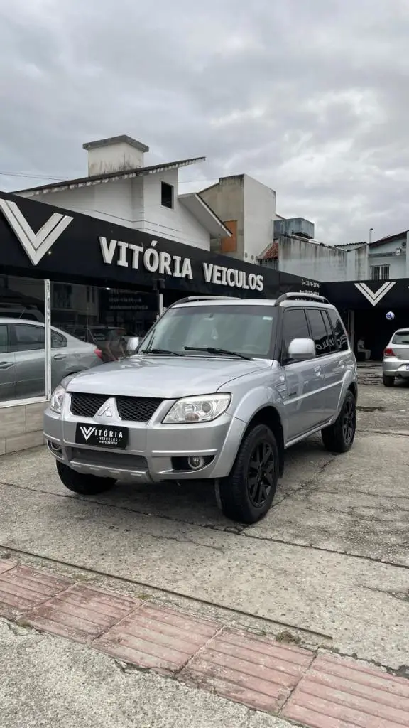 Carro Mitsubishi Pajero TR4 2015 2.0 16V 4X4 (Flex) (Aut)