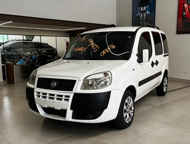 Carro Fiat Doblò 2015 Attractive 1.4 8V (Flex)