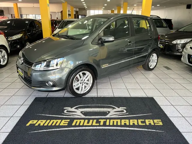 Carro Volkswagen Fox 2015 Highline I-Motion 1.6 16v MSI (Flex)