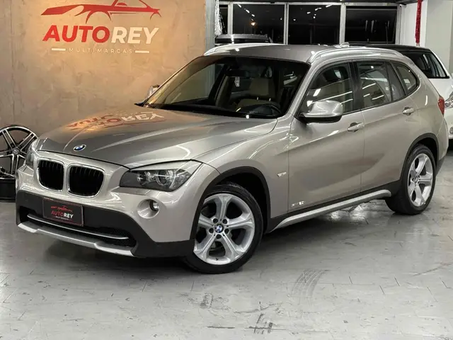 Carro BMW X1 2013 2.0 sDrive20i (Aut)