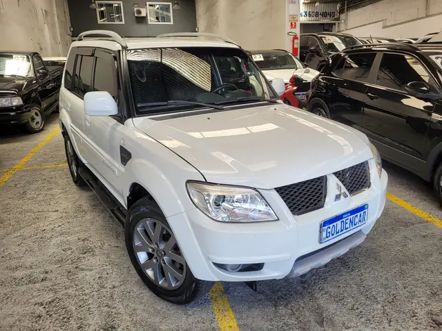 Carro Mitsubishi Pajero TR4 2013 2.0 16V 4x2 (Flex) (Aut)