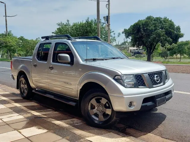 Carro Nissan Frontier 2013 LE Attack 2.5 4X4 (Cab.Dupla) (aut)
