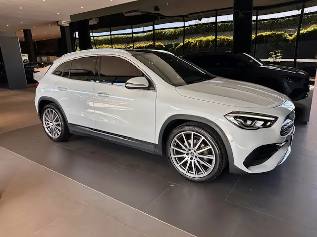 Carro Mercedes-Benz GLA 200 2023 AMG Line 1.3 Turbo (Aut)