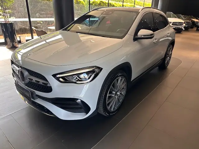 Carro Mercedes-Benz GLA 200 2023 AMG Line 1.3 Turbo (Aut)