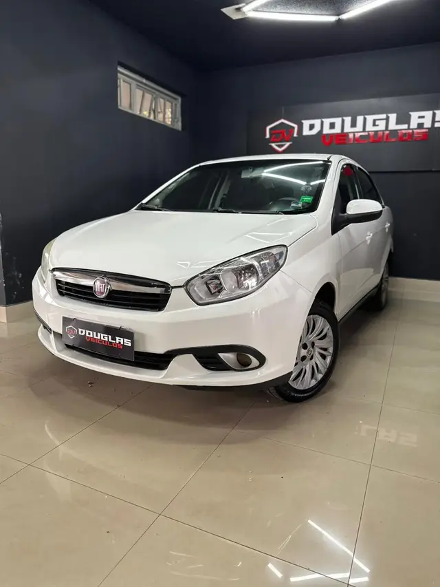 Carro Fiat Grand Siena 2014 Evo Attractive 1.4 8V (Flex)