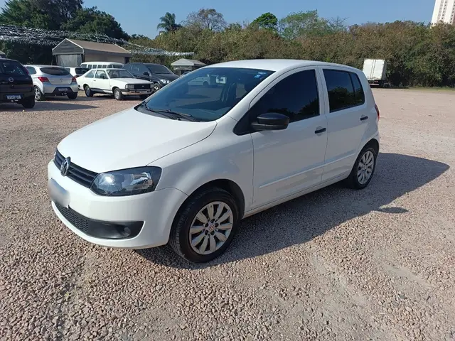 Carro Volkswagen Fox 2014 1.0 TEC (Flex) 4p