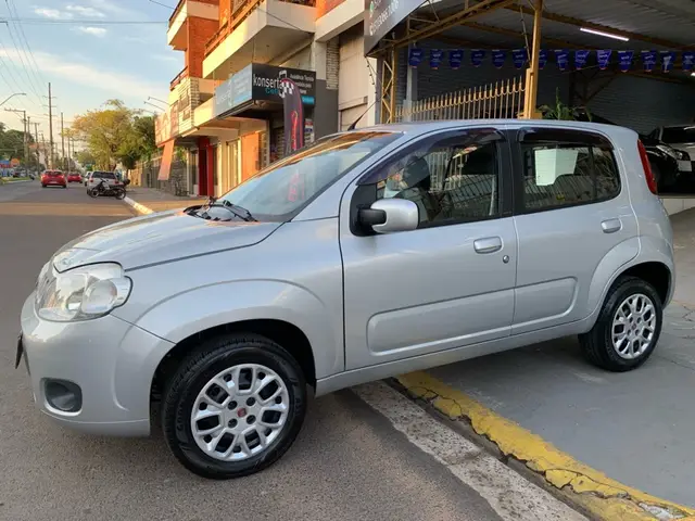 Carro Fiat Uno 2012 Vivace 1.0 8V (Flex) 4p