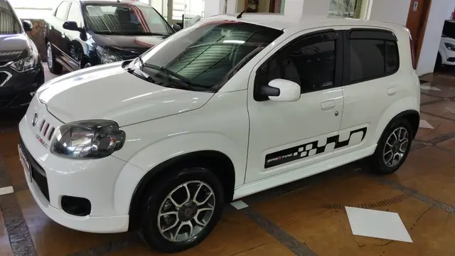 Carro Fiat Uno 2012 Sporting 1.4 8V (Flex) 4p