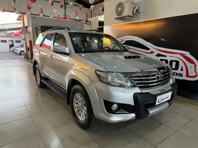 Carro Toyota Hilux SW4 2014 3.0 TDI 4x4 SRV 5L