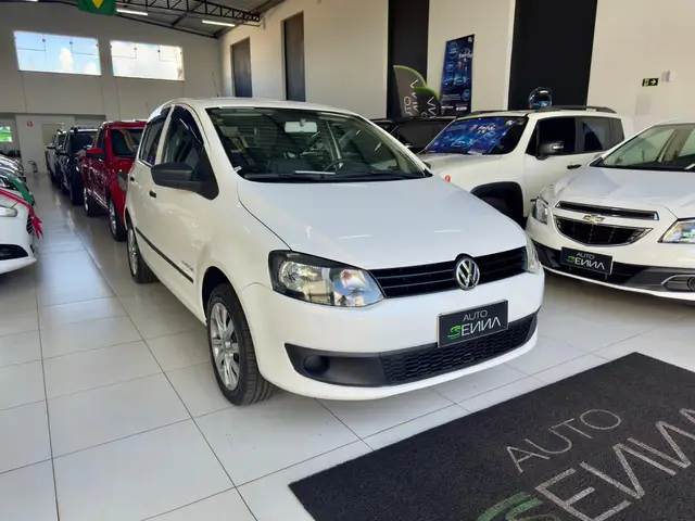Carro Volkswagen Fox 2014 1.0 TEC (Flex) 4p