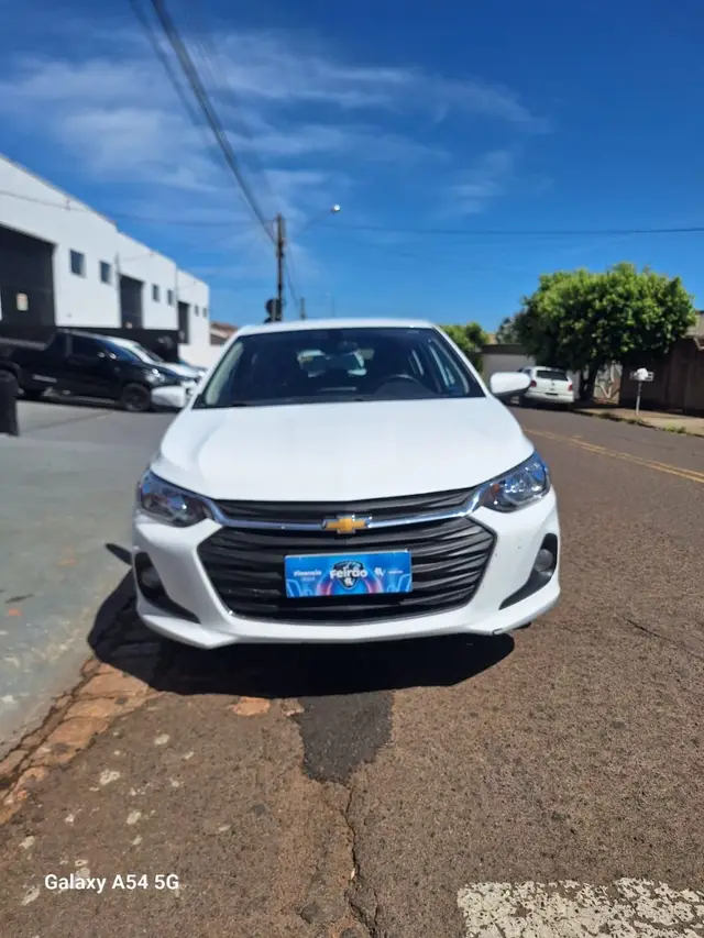 Carro Chevrolet Onix 2024 LT 1.0