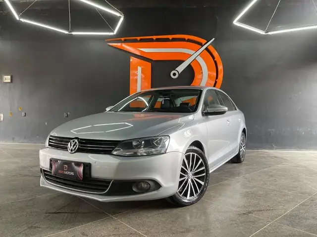 Carro Volkswagen Jetta 2014 2.0 Comfortline (Flex)