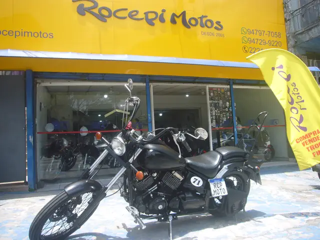 Moto Yamaha XVS 650 2004 Drag Star