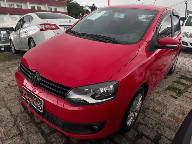 Carro Volkswagen Fox 2014 1.0 TEC (Flex) 4p