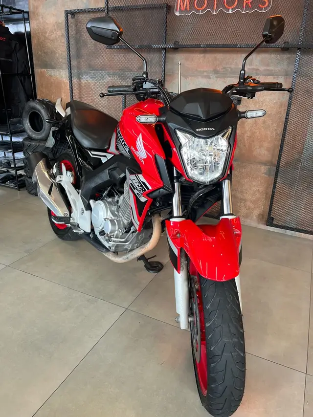Moto Honda CB 250F Twister 2021 (CBS)