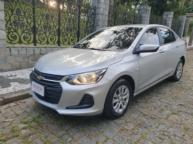Carro Chevrolet Onix Plus 2023 LT 1.0