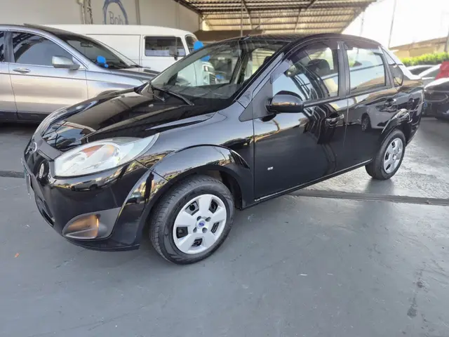 Carro Ford Fiesta Sedan 2014 SE 1.6 Rocam (Flex)