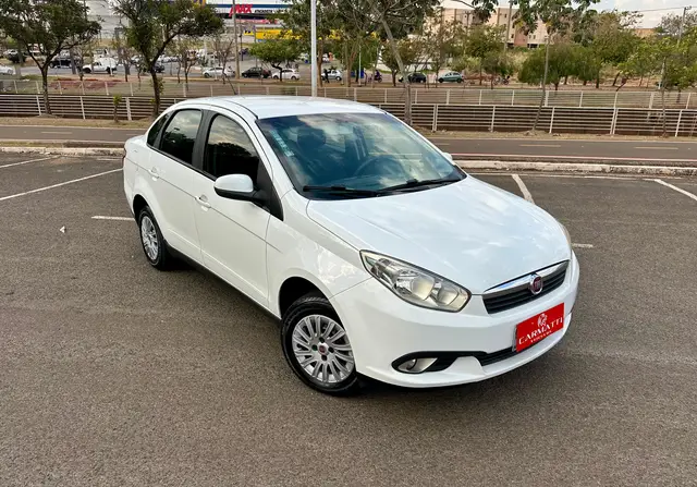 Carro Fiat Grand Siena 2014 Evo Attractive 1.4 8V (Flex)