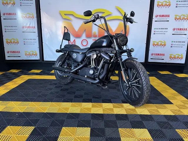 Moto Harley-Davidson Sportster XL 883 2012 Iron