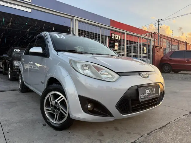 Carro Ford Fiesta Hatch 2013 SE Rocam 1.6 (Flex)