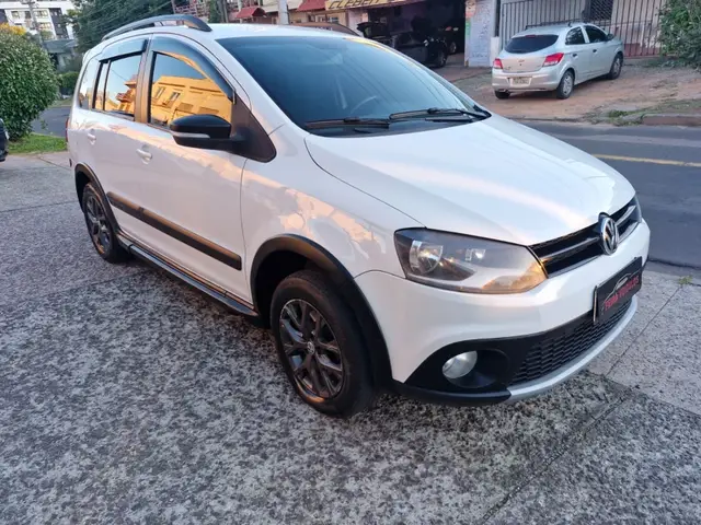 Carro Volkswagen SpaceCross 2014 1.6 8V (Flex)