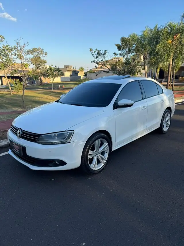 Carro Volkswagen Jetta 2012 2.0 Comfortline Tiptronic (Flex)