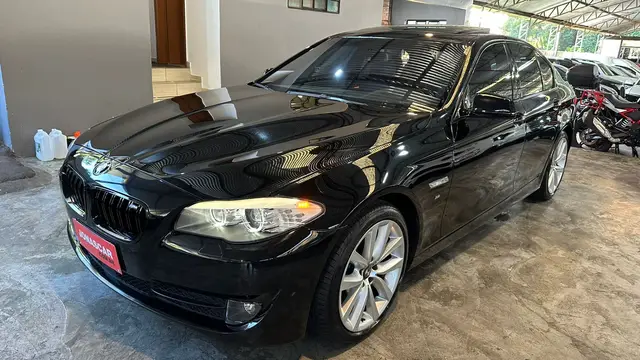 Carro BMW 550i 2011 550iA 4.4 32V 407cv Bi-Turbo