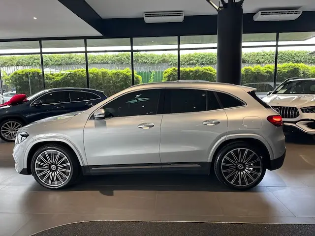 Carro Mercedes-Benz GLA 200 2024 AMG Line 1.3 Turbo (Aut)