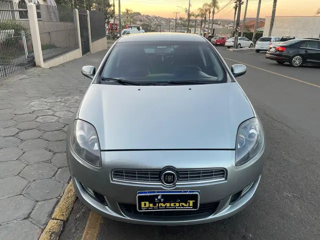 Carro Fiat Bravo 2011 Essence 1.8 16V (Flex)