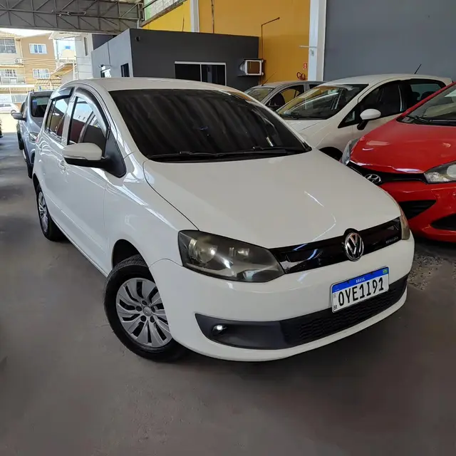 Carro Volkswagen Fox 2014 1.0 TEC BlueMotion (Flex) 4p
