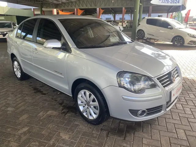 Carro Volkswagen Polo Sedan 2010 1.6 8V (Flex)