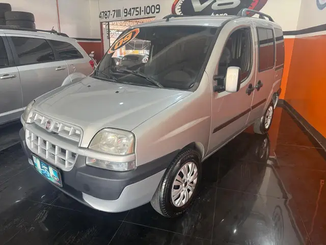 Carro Fiat Doblò 2009 HLX 1.8 8V (Flex)