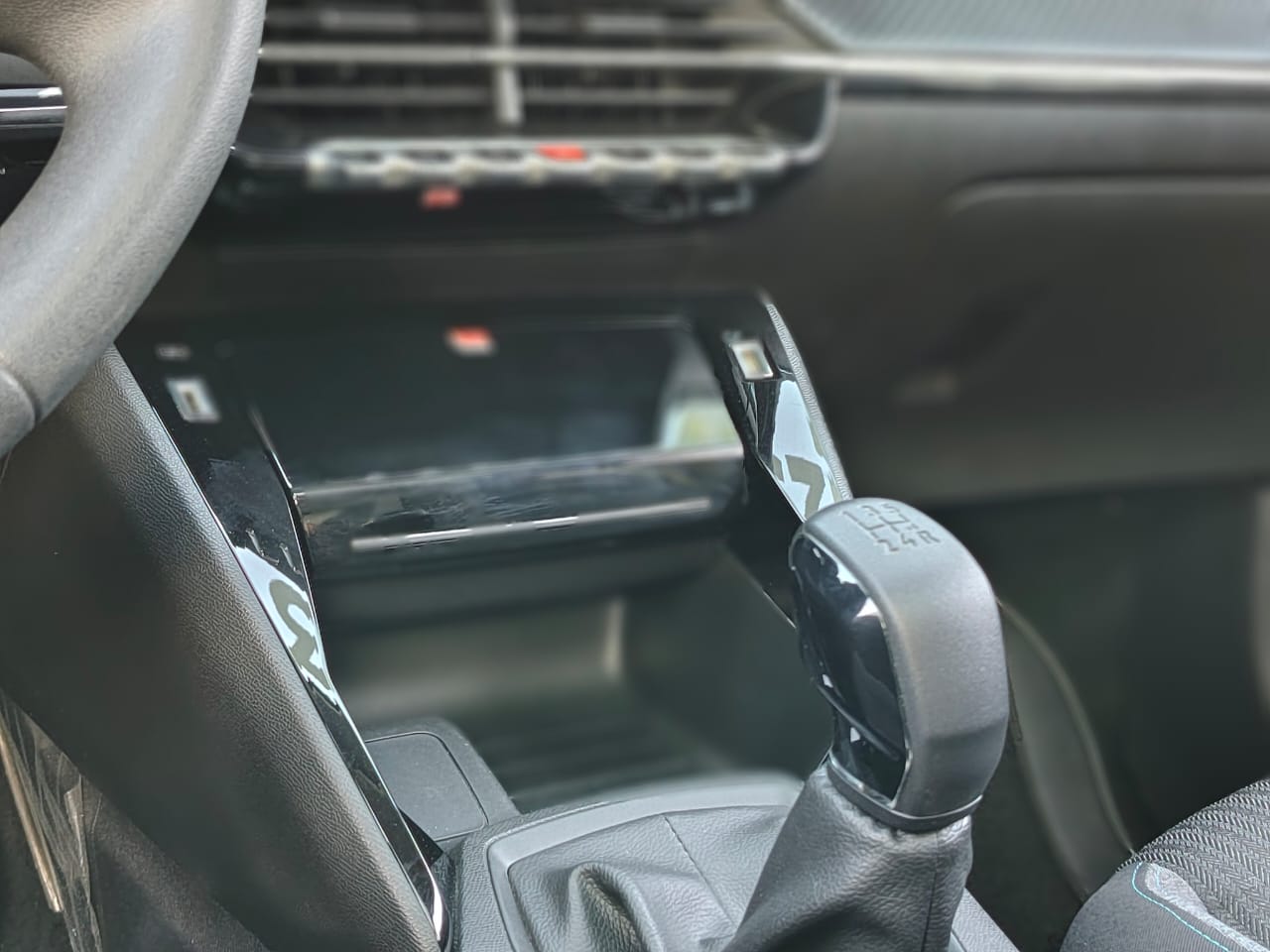 Peugeot-208-Style 1.0 (Flex)