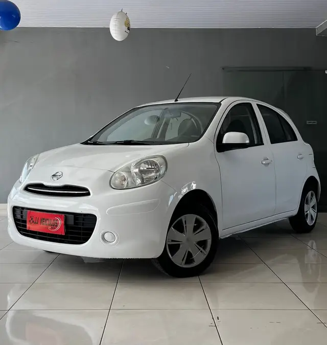 Carro Nissan March 2013 1.0 16V S (Flex)