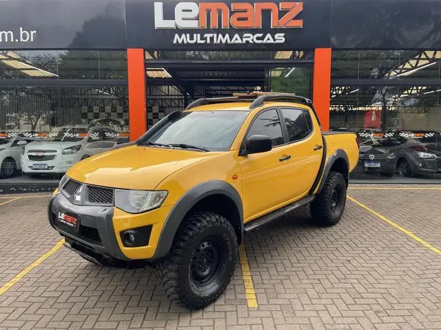 Carro Mitsubishi L200 Triton Sport 2013 3.2 DI-D 4x4 Savana