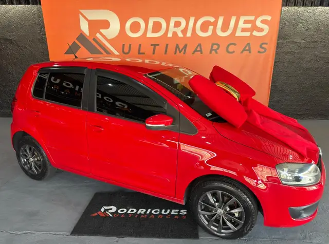 Carro Volkswagen Fox 2014 1.0 TEC (Flex) 4p