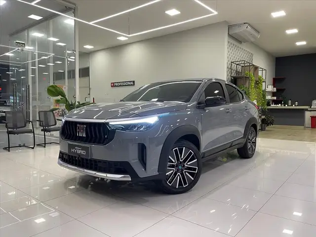 Carro Fiat Fastback 2026 Turbo 200