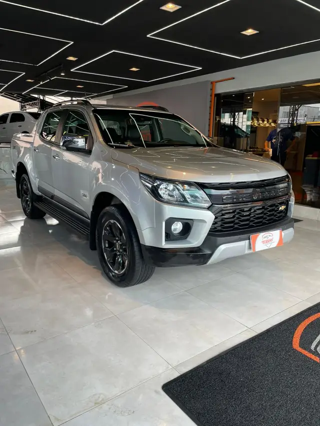 Carro Chevrolet S10 Cabine Dupla 2023 High Country 2.8 Turbodiesel (Aut.)