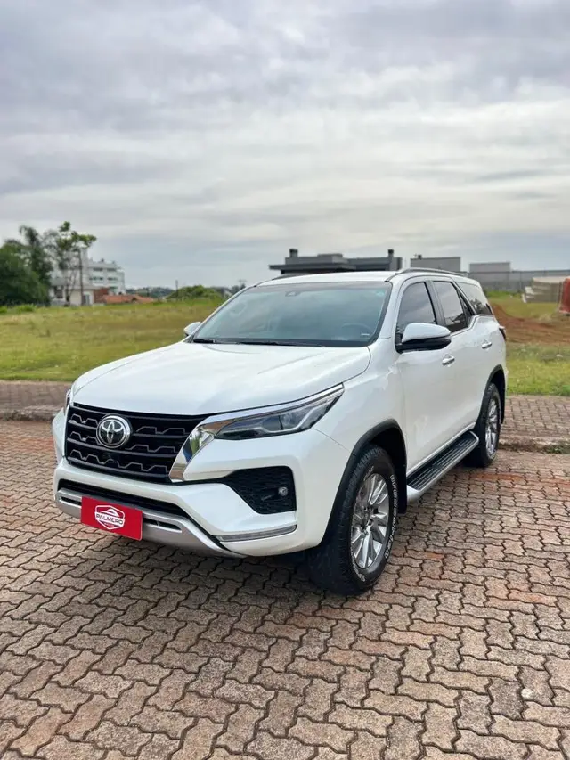 Carro Toyota SW4 2022 SRX 2.8 turbodiesel 5L 4x4 (Aut)