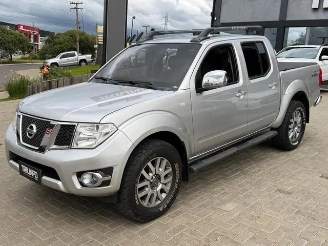 Carro Nissan Frontier 2016 2.5 TD CD 4x4 SV Attack