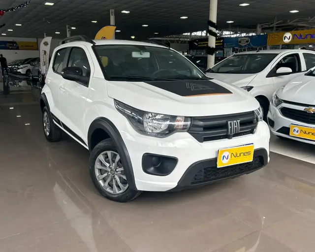 Carro Fiat Mobi 2024 Trekking 1.0