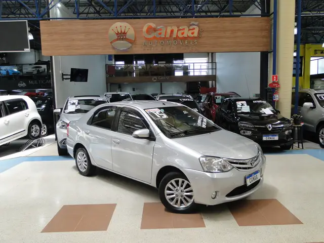 Carro Toyota Etios Sedan 2015 XLS 1.5 (Flex)