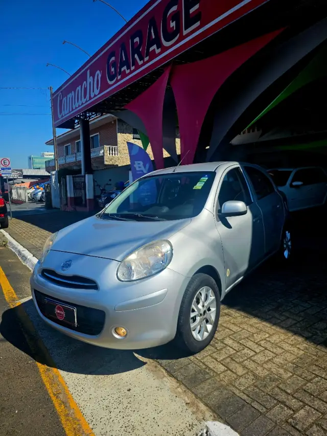 Carro Nissan March 2013 1.0 16V S (Flex)