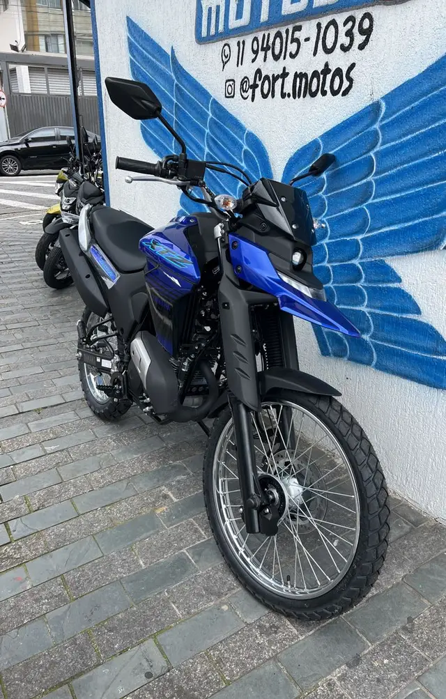 Moto Yamaha XTZ 250 Lander 2025 Connected